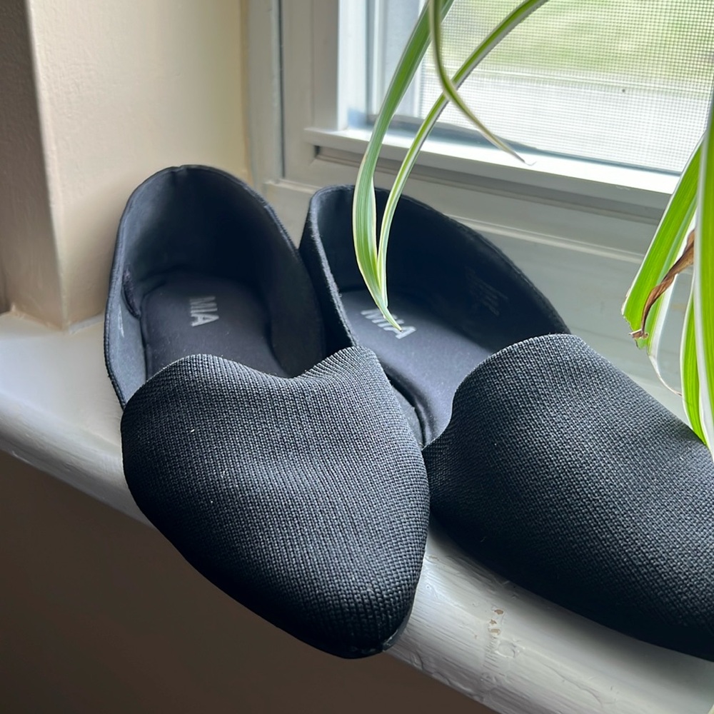 Pointed toe flats